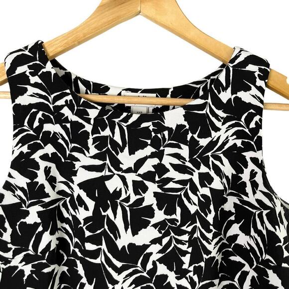 J.Crew Printed Scalloped-Hem Sleeveless Top with Overlapped Back Black White XXS - Picture 3 of 10